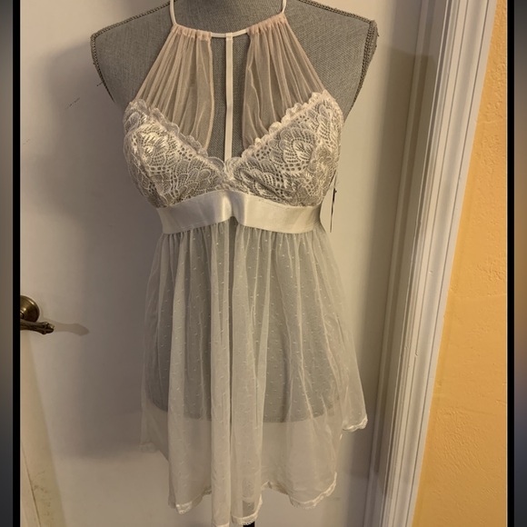 Flora Nikrooz Ivory Chemise with Lace Trim SET and Seductivewear lingerie - Picture 8 of 10